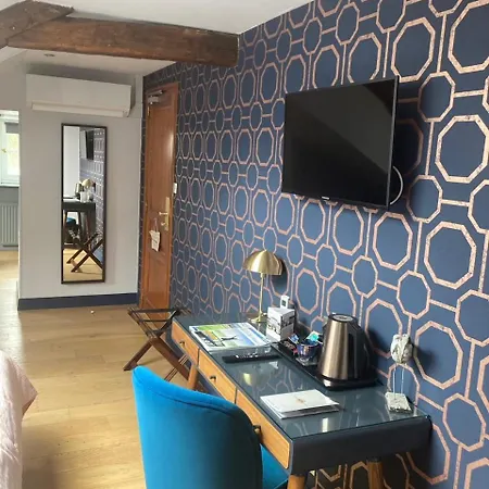 Domaine De Barive Hotel 4*